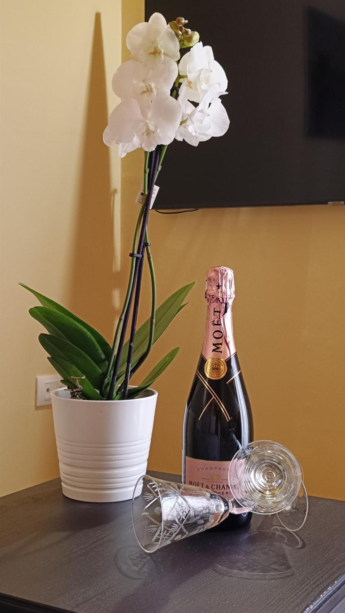 Maison Des Fleurs Naples Luaran gambar